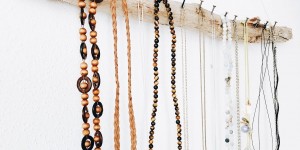 Beitragsbild des Blogbeitrags Treibholz Schmuckhalter {DIY} ...