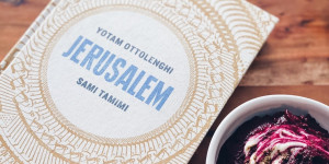 Beitragsbild des Blogbeitrags Jerusalem - das Kochbuch {Buchtipp} ...