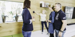 Beitragsbild des Blogbeitrags Smart Home mit Familie 