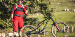 Beitragsbild des Blogbeitrags Bike Check: Florian Konietzkos Rocky Mountain Slayer 