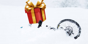 Beitragsbild des Blogbeitrags Rot-weiß-rote Geschenkideen für Mountainbiker 