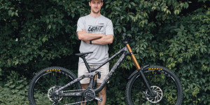 Beitragsbild des Blogbeitrags Bike Check: Kevin Madereggers Gaffa Tape Downhiller