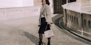 Beitragsbild des Blogbeitrags Outfit: Lederrock-Styles für den Winter 
