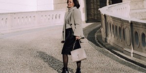 Beitragsbild des Blogbeitrags Outfit: Lederrock-Styles für den Winter