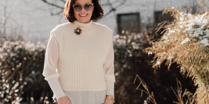 Beitragsbild des Blogbeitrags Outfit: Pullunder – selbstgestrickt – spießig oder ein modisches Trendteil? 