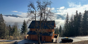 Beitragsbild des Blogbeitrags Hoch über dem Hallstättersee – exklusive Auszeit im Chalet Jochwand