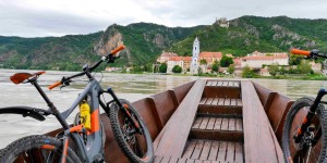 Beitragsbild des Blogbeitrags Entlang des Donau Radweges durch verträumte Dörfer 