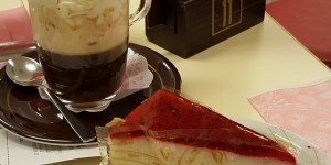 Beitragsbild des Blogbeitrags AIDA Café-Konditorei Wien: Tradition seit 1913 