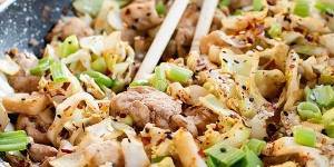 Beitragsbild des Blogbeitrags Quick Chicken Cabbage Stir Fry Recipe
