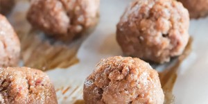 Beitragsbild des Blogbeitrags How to make Meatballs – The BEST Meatball Recipe 