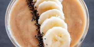 Beitragsbild des Blogbeitrags Apple Banana Smoothie with Ginger