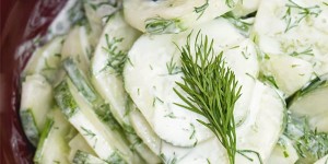 Beitragsbild des Blogbeitrags German Cucumber Dill Salad [Gurkensalat] 