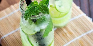 Beitragsbild des Blogbeitrags Fresh Lemon Cucumber Mint Water