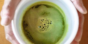 Beitragsbild des Blogbeitrags How to make Matcha Tea easily (hot or iced)