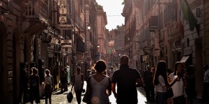 Beitragsbild des Blogbeitrags Die lieben Touristen sollen sich doch endlich schleichen!