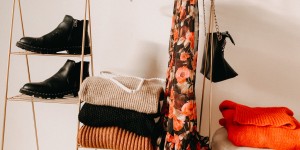 Beitragsbild des Blogbeitrags ONE PIECE – MANY WAYS TO STYLE: BLUMENKLEID