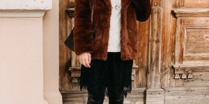 Beitragsbild des Blogbeitrags DAS KLEINE 1×1 DER BASICS – 10 TEILE, DIE FRAU IMMER TRAGEN KANN