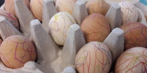 Beitragsbild des Blogbeitrags Oster-Windlicht-Glas-Nest