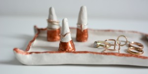 Beitragsbild des Blogbeitrags DIY: Schmuckschale mit Ringhaltern – Gastbeitrag von We Love Handmade 
