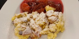 Beitragsbild des Blogbeitrags Kaiserschmarren mit frischem Zwetschg(k)en Röster 