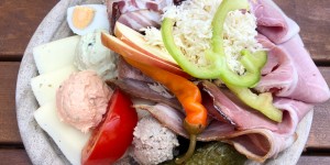Beitragsbild des Blogbeitrags Buschenschank Tscheppe in Leutschach