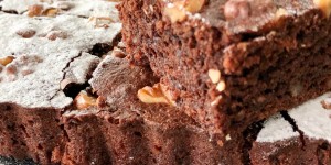 Beitragsbild des Blogbeitrags Dinkel-Schoko-Nuss-Brownie