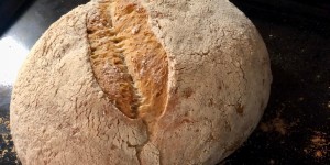 Beitragsbild des Blogbeitrags Traditionelles Sauerteigbrot ❤️
