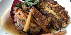 Beitragsbild des Blogbeitrags Wildschweinbraten mit Kartoffel-Rösti und Gin Safterl ❤️