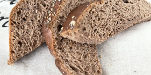 Beitragsbild des Blogbeitrags Bio-Eiweissbrot