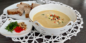 Beitragsbild des Blogbeitrags Orientalische Kichererbsensuppe ❤️