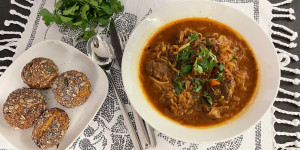 Beitragsbild des Blogbeitrags Low Carb: Szegediner Gulasch