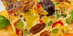 Beitragsbild des Blogbeitrags Frittata auf Tomaten-Carpaccio