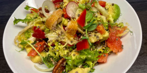 Beitragsbild des Blogbeitrags Grapefruit - Avocado Salat 