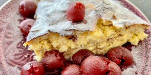 Beitragsbild des Blogbeitrags Kokos-Kirsch-Auflauf (low carb und glutenfrei)