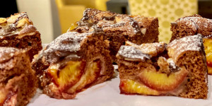 Beitragsbild des Blogbeitrags Schoko-Zimt-Zwetschk(g)en Kuchen