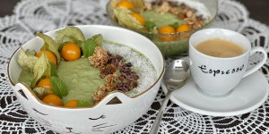 Beitragsbild des Blogbeitrags Matcha-Chia-Kokos Joghurt
