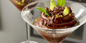 Beitragsbild des Blogbeitrags Mousse au Chocolate von der Avocado (low carb und glutenfrei)