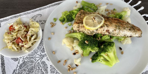 Beitragsbild des Blogbeitrags Gebratener Saibling mit buntem Gemüse - ein Hit! Fisch & Co haben ganzjährig Saison!