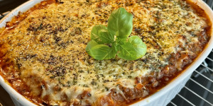 Beitragsbild des Blogbeitrags Melanzani-Lasagne (low carb, glutenfrei)