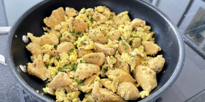 Beitragsbild des Blogbeitrags Kichererbsen Eiernockerl ☘️ (low carb, glutenfrei) ☘️