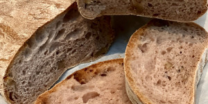 Beitragsbild des Blogbeitrags Walnuss-Wurzelbrot