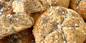 Beitragsbild des Blogbeitrags Mohn-Salz-Semmel 
