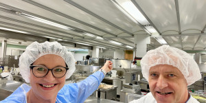 Beitragsbild des Blogbeitrags Der Blick hinter die Kulisse. Pyhrn-Eisenwurzen Klinikum - Steyr - Die Küche im Klinikum des größten Gesundheitsversorgers der Region!