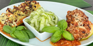 Beitragsbild des Blogbeitrags Zweierlei gefüllte Zucchini, ein besonders schmackhaftes Rezept!
