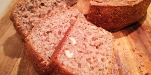 Beitragsbild des Blogbeitrags Selbstgebackenes Dinkel-Nuss-Brot