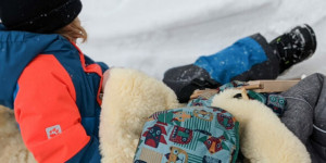Beitragsbild des Blogbeitrags 10 ausführliche Tipps für kleine Winterabenteurer: Abhilfe gegen kalte Füßchen und frostige Finger