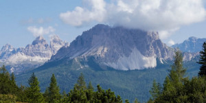 Beitragsbild des Blogbeitrags Auf Urlaub bei Frida am Wald – Entspannung pur im Bergparadies der Dolomiten 