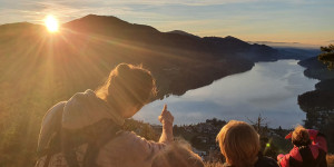 Beitragsbild des Blogbeitrags Sonnenuntergangswandern in Salzburg: 5 Touren, die auch mit Kindern fantastisch sind 