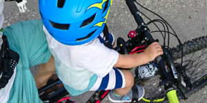 Beitragsbild des Blogbeitrags Mac Ride – Mountainbiken mit Kleinkind 