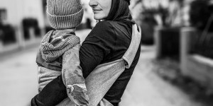 Beitragsbild des Blogbeitrags Wildride Kindertrage: Stil und Funktionalität für moderne Eltern